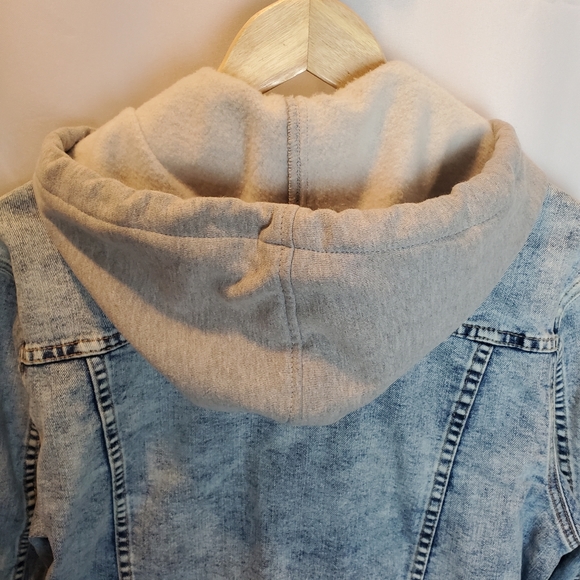 Guess Jean Jacket Unisex Jacket Brand: GUESS Los Angeles Size: L - Picture 3 of 15